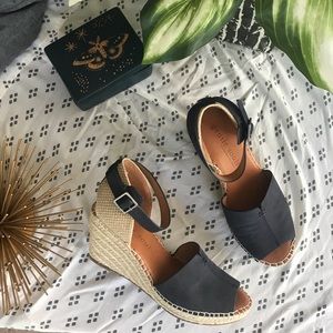 Gentle Souls Charli Espadrille Wedges Navy US 7.5